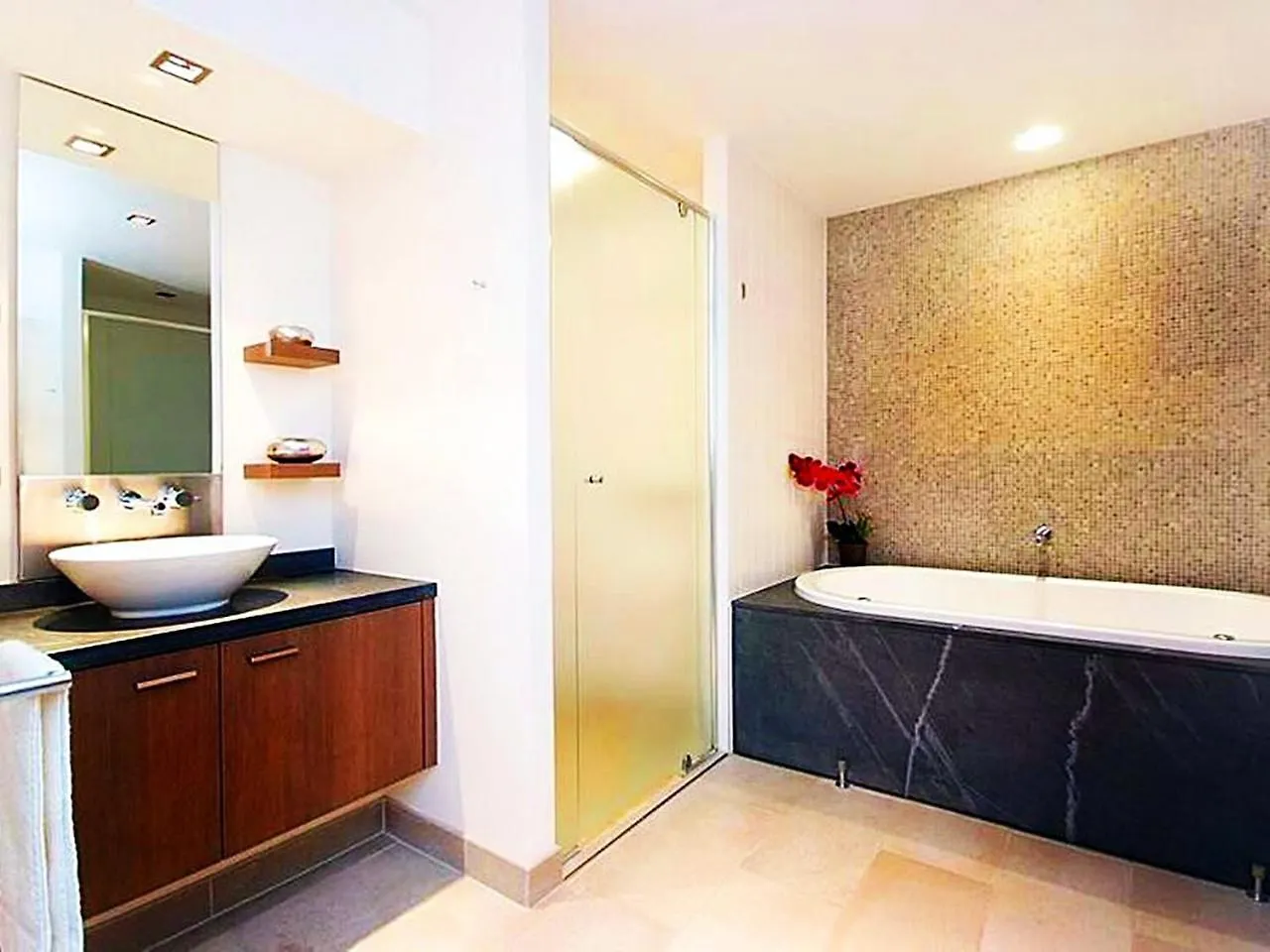 Temple 121 Modern Spacious Palm Cove 2 Brm 2 Bth Resort Apartment With Courtyard Australia